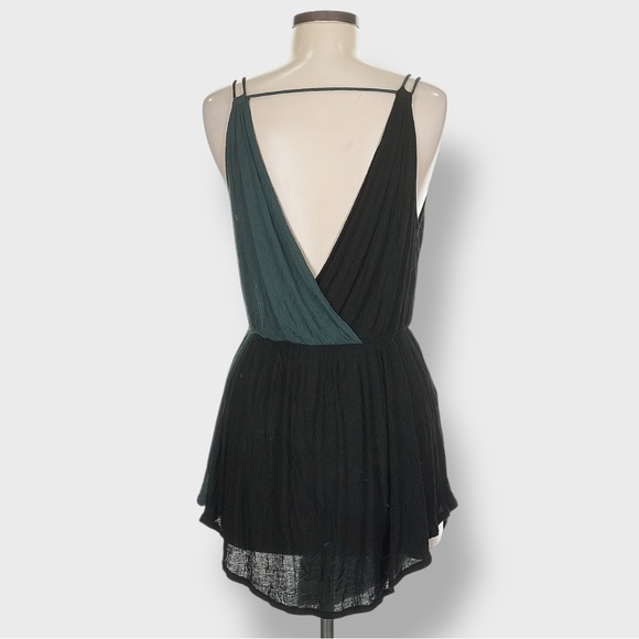 Free People Tank Top Women's Medium Two-tone Black Green Deep V-Neck Textured - Picture 3 of 9